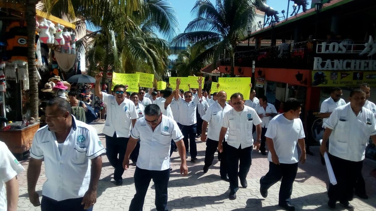 Protestan taxistas en el muelle de Ultramar
