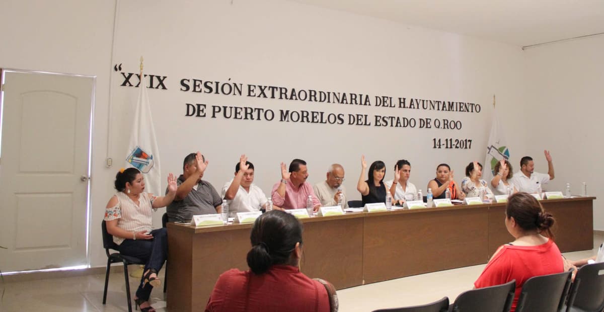 Entrega Gobierno de Puerto Morelos iniciativa de Ley de Ingresos 2018 a la XV Legislatura