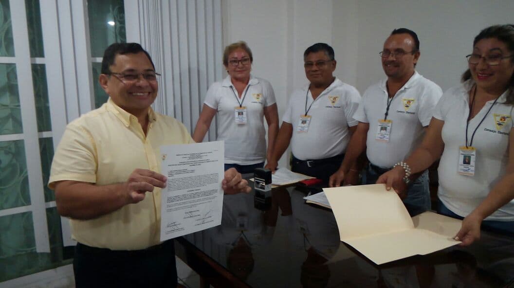 Entregan constancias a candidatos de Suchaa; descartan a Rosmely Cel Pérez