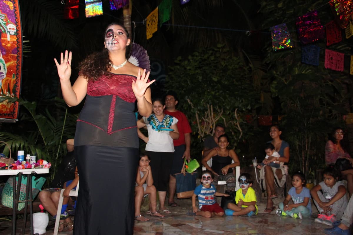 Se presenta "Una Muerte muy Catrina" en el Jardín de Todas