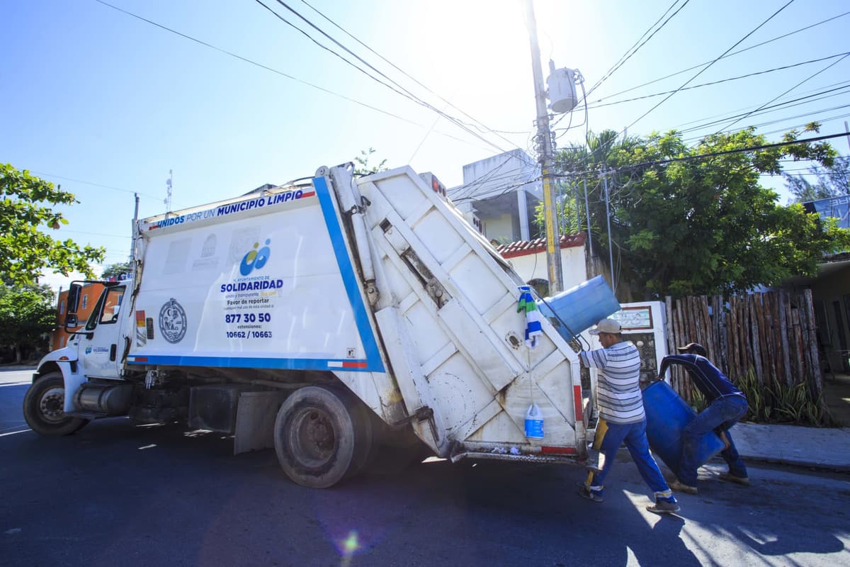 Refuerza gobierno de Solidaridad recoja de basura por temporada vacacional