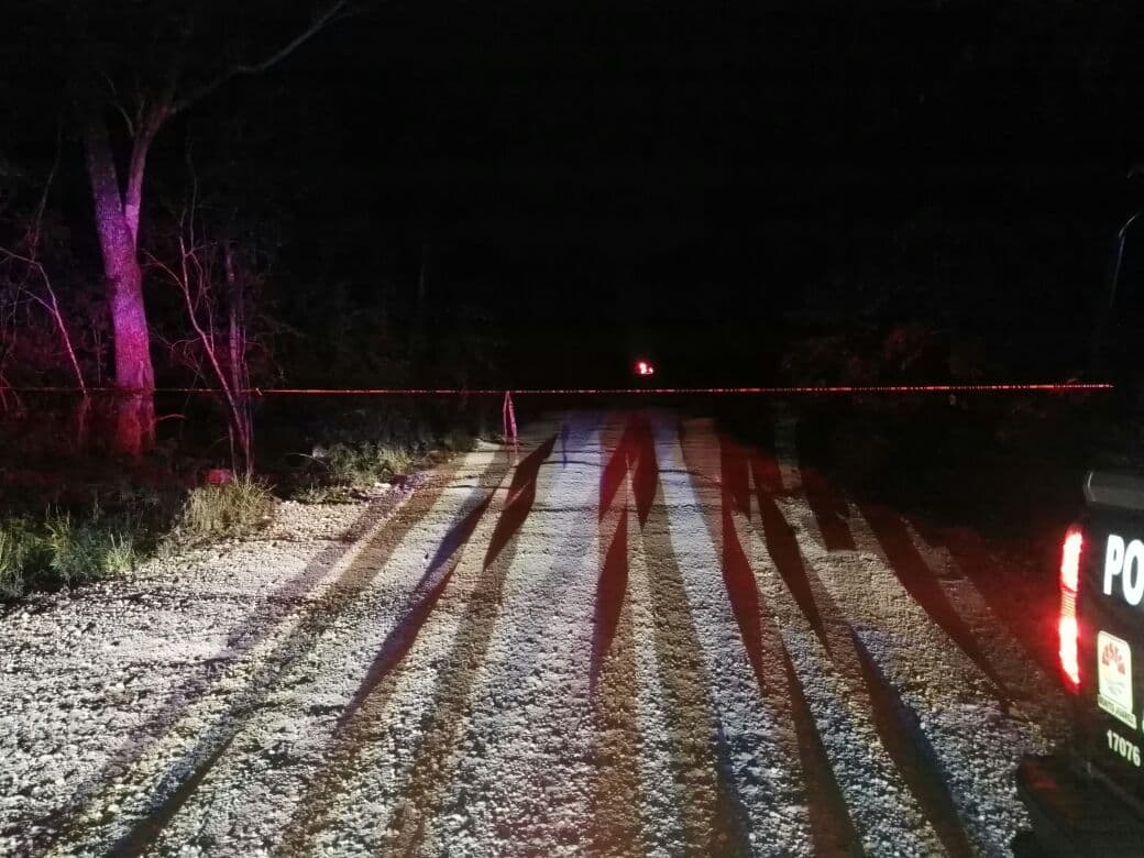 Reportan tres cuerpos calcinados dentro de un auto