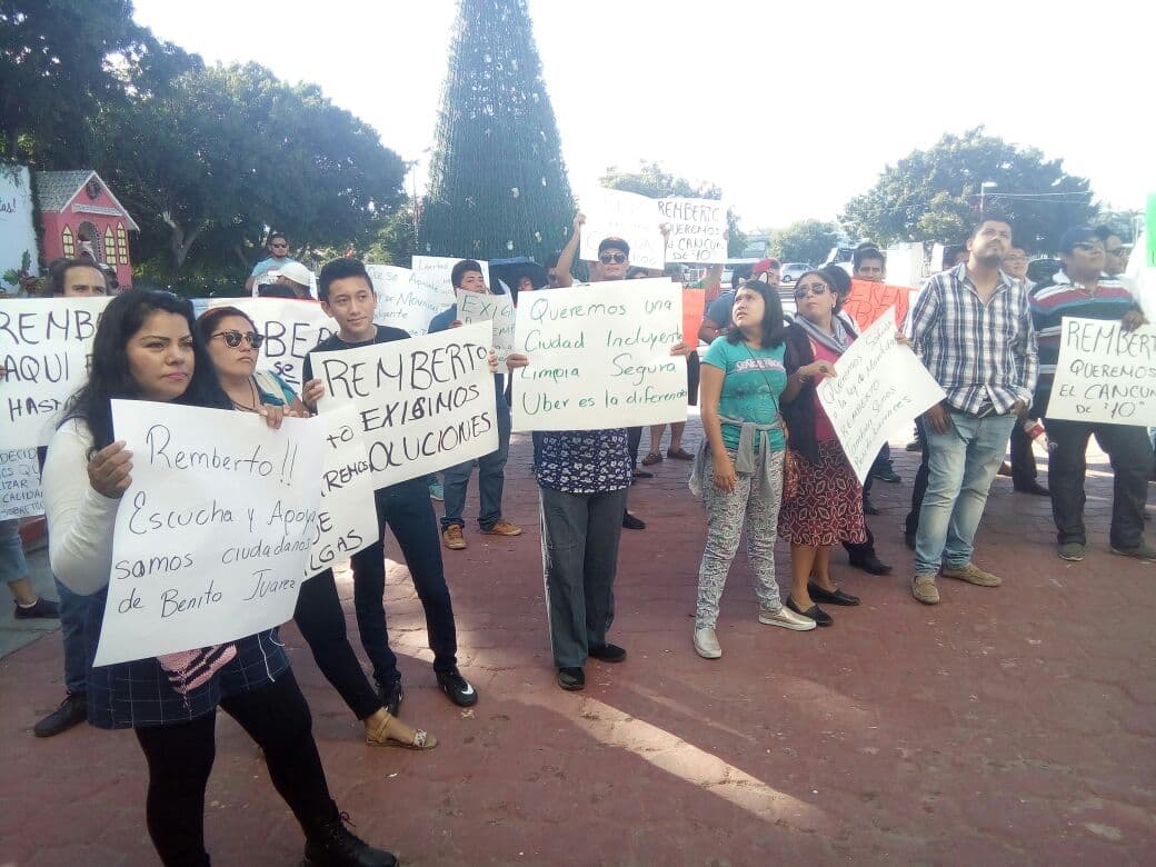 Piden choferes de Uber protección contra taxistas