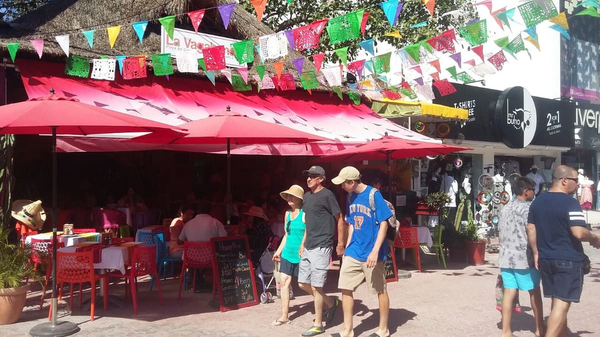 Restauranteros de Quintana Roo defienden la presencia de Airbnb