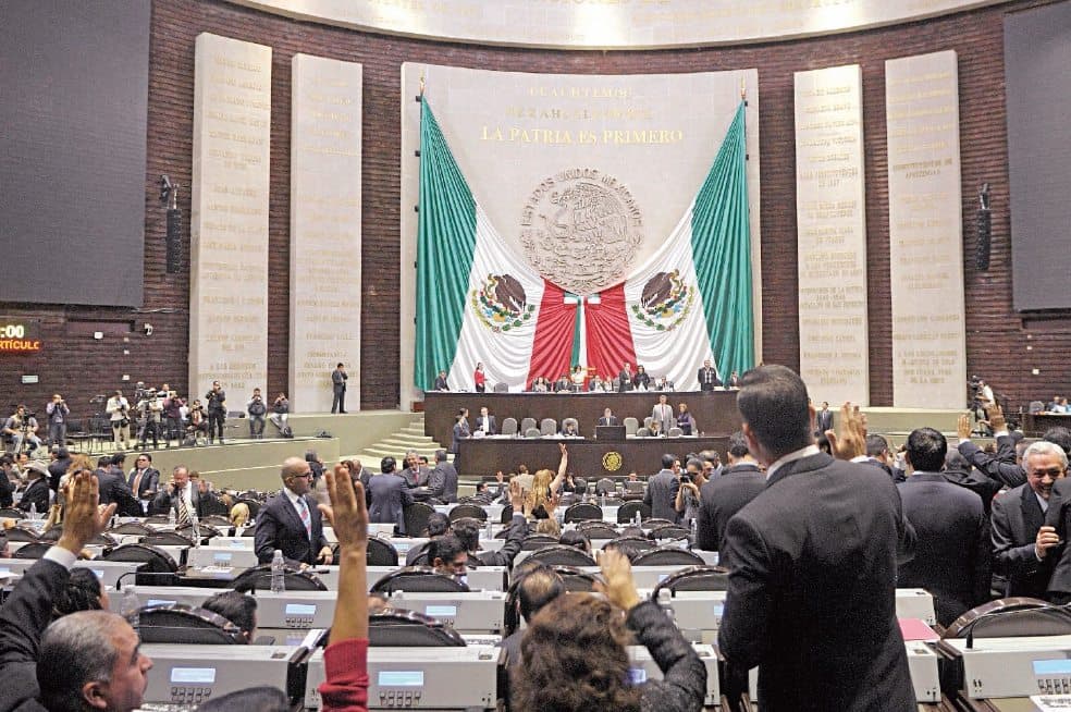 Aprobaron diputados "ley mordaza", asegura experto