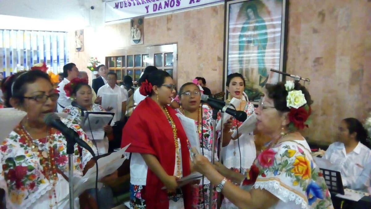 Pese a frío, cantan mañanitas a la Virgen