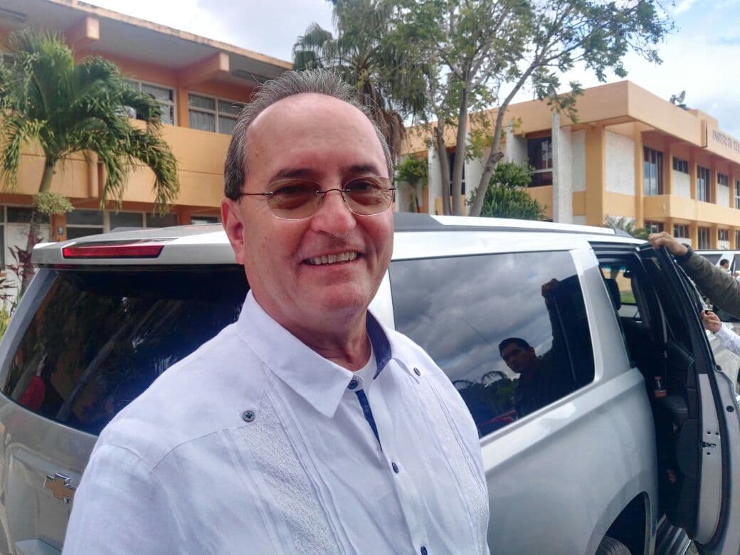 López Mena no interviene en aspiraciones de su hijo