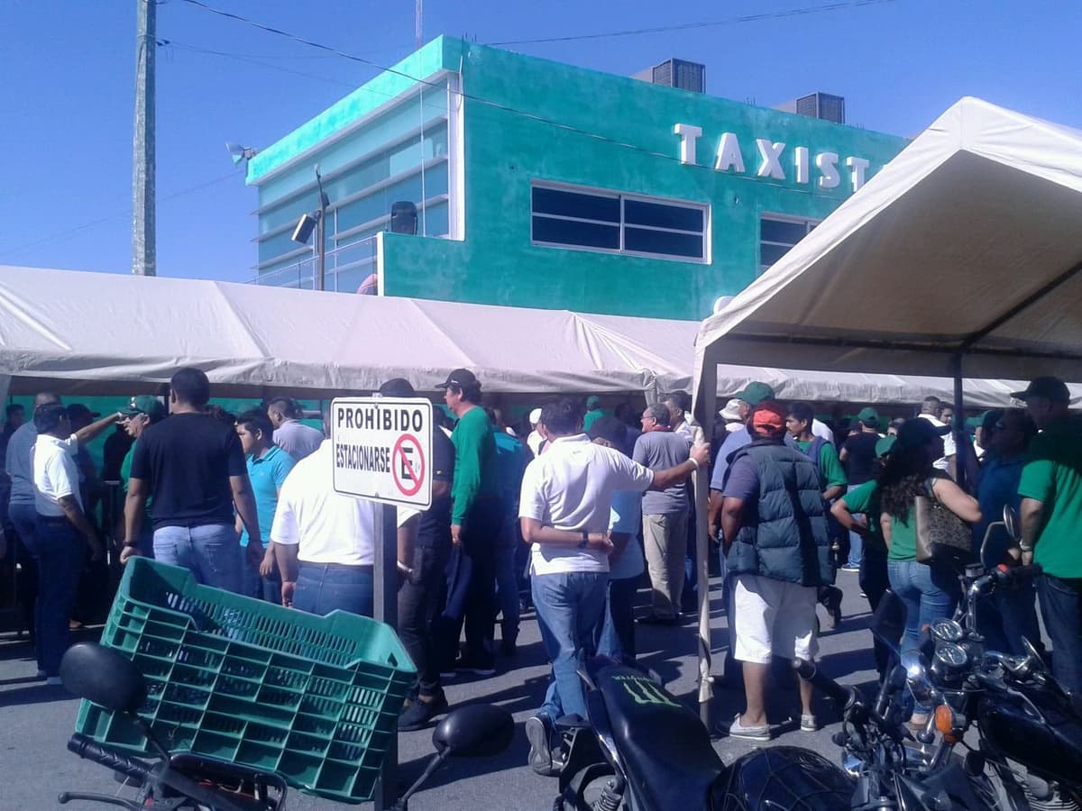 Sindicato de taxistas saca pavos navideños a crédito