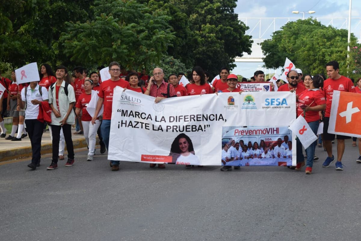 Marchan contra el Sida en Cancún