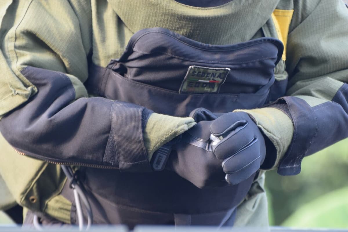 Arrojan granada contra patrulla estatal