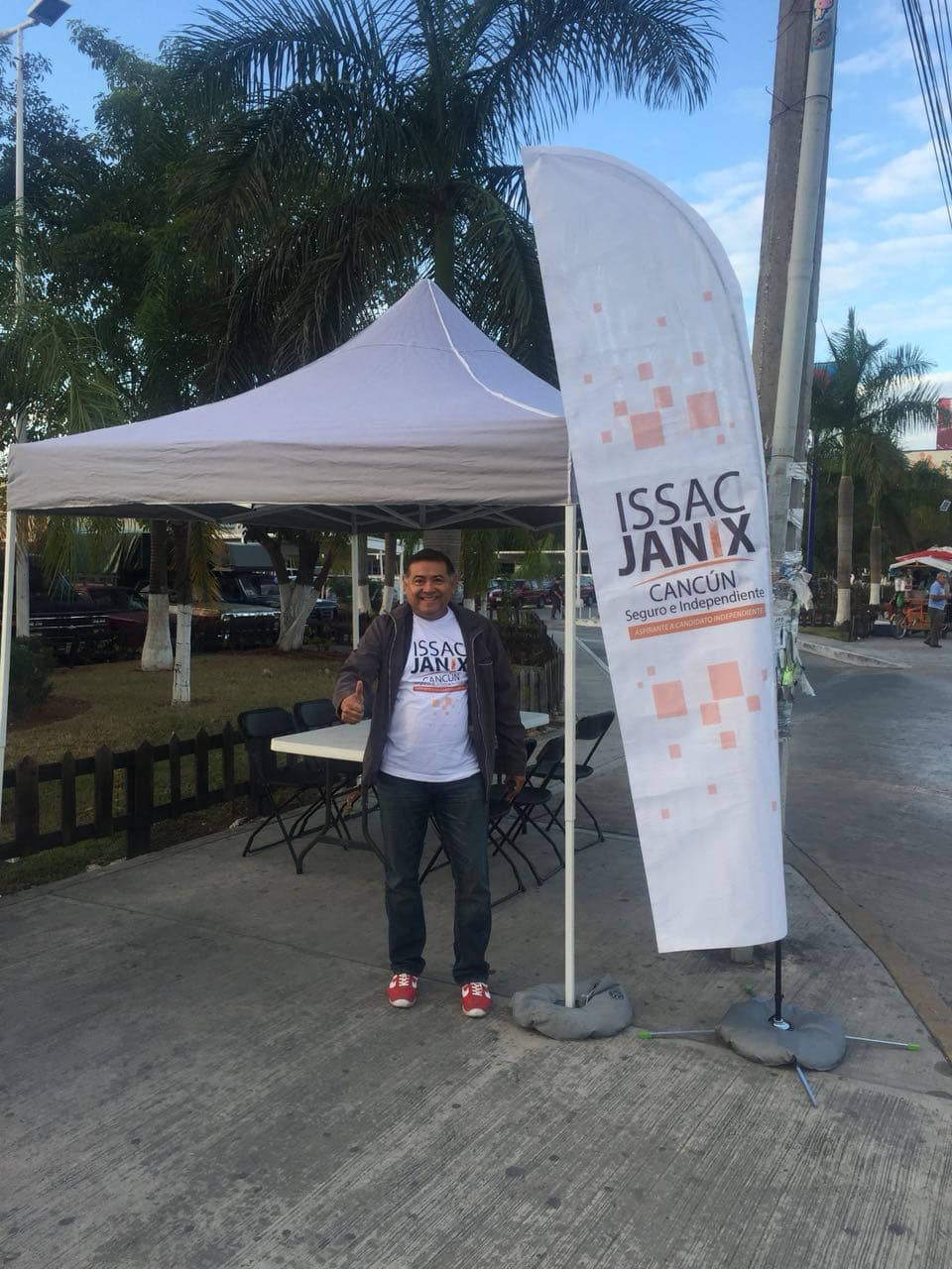 Suma Issac Janix simpatizantes jóvenes