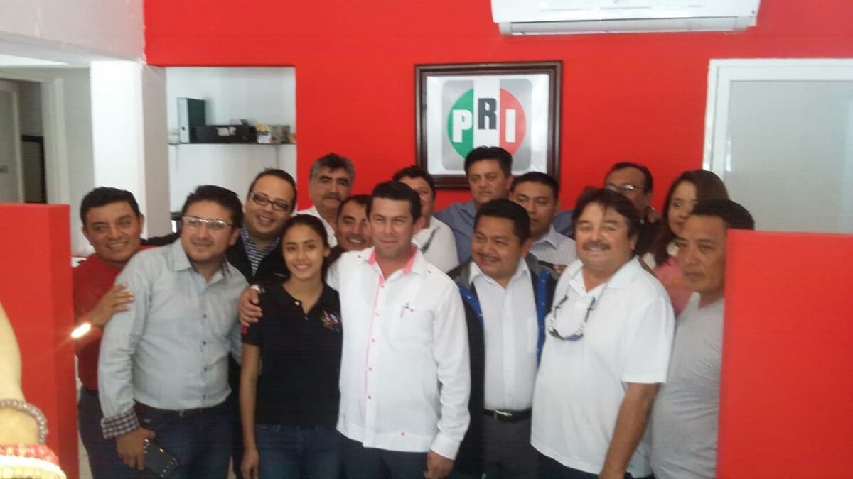 Piratas de Akumal y el tesoro perdido del PRI