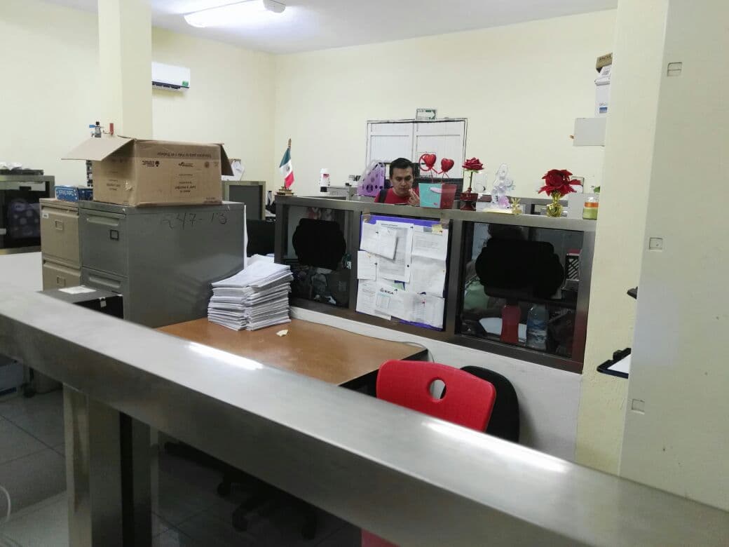 Oficinas de IEEA en Cancún, prácticamente vacías
