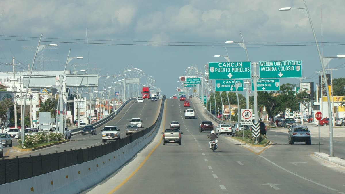 Pagaría gobierno peaje de ampliada carretera Cancún-Playa