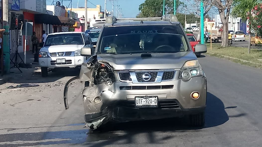 Chocan carros en la colonia Proterritorio
