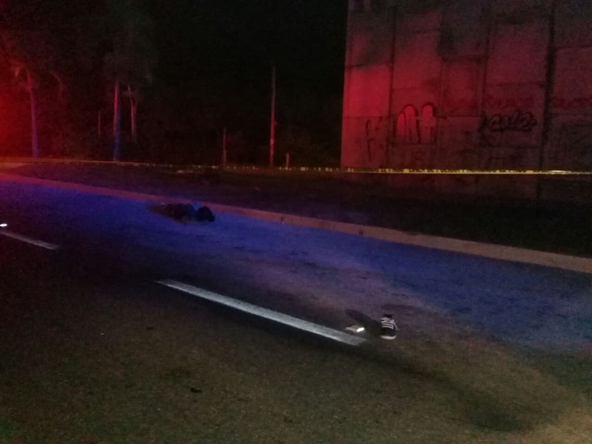 Auto “fantasma” arrolla a transeúnte en Akumal