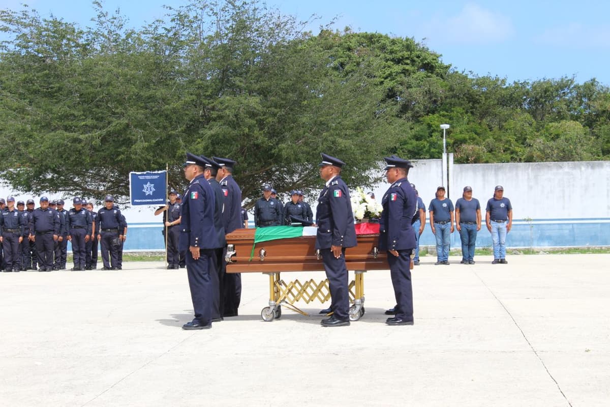 Cristina Torres brinda apoyo total a la familia de oficial abatido