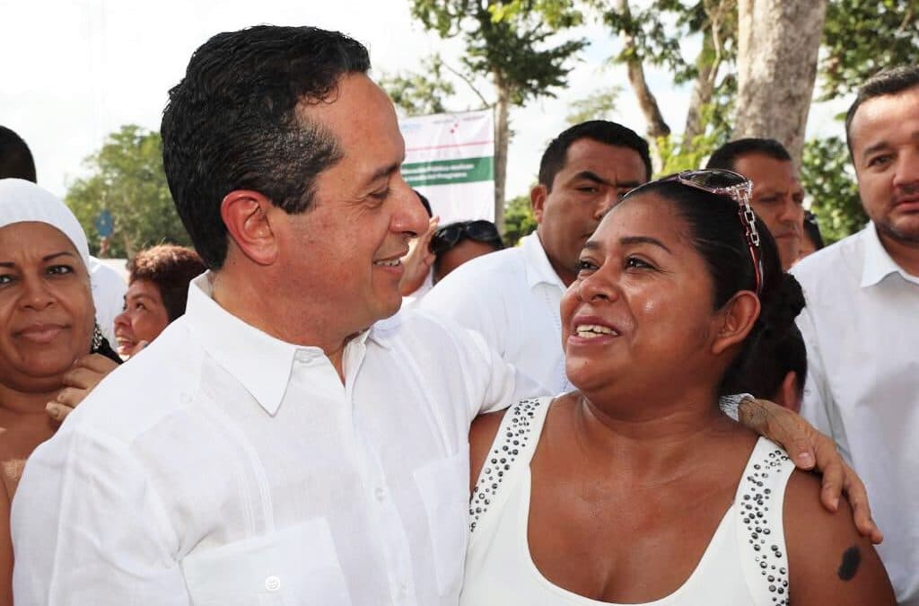 Carlos Joaquín impulsa el empleo para las mujeres a través del Instituto Quintanarroense de la Mujer