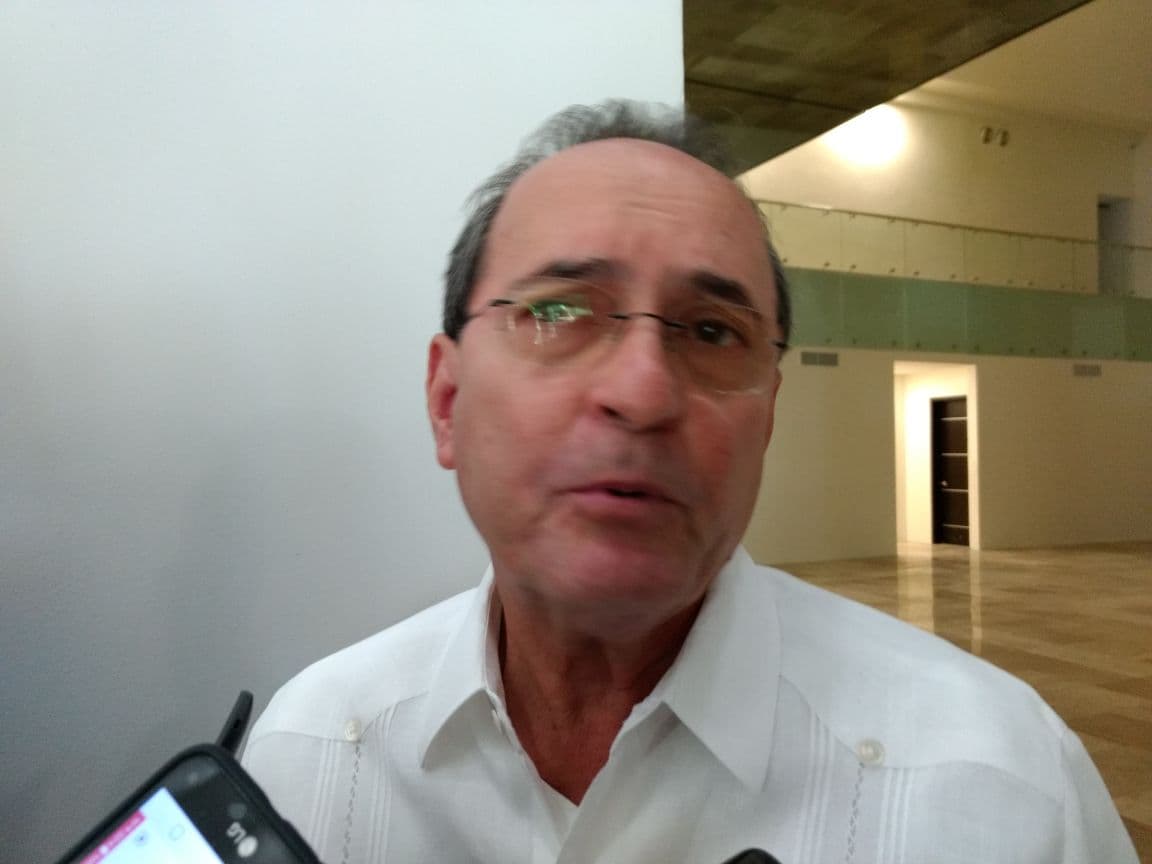 Carlos Joaquín, ajeno a decisiones de partidos: López Mena