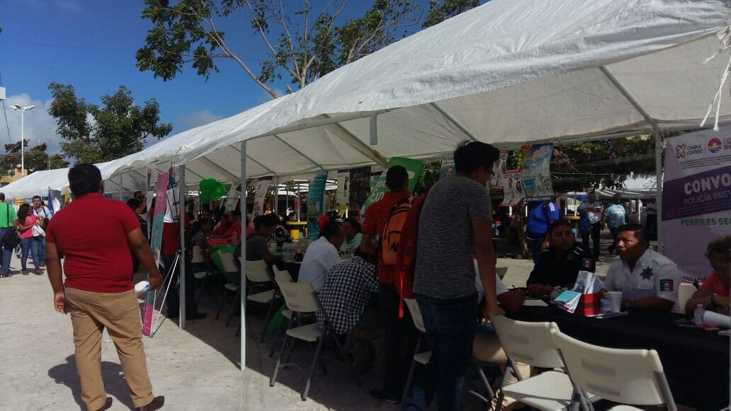 Ofertan empleos a los cancunenses