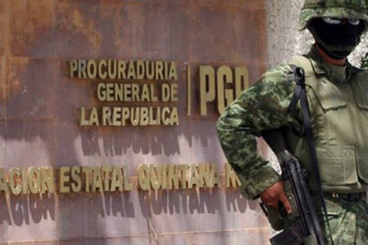 Sentencian a tres años a detenidos en cateos de Cancún