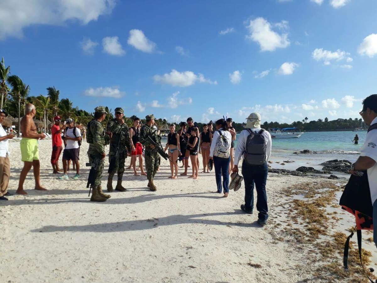 PROFEPA suspende a empresas establecidas en la Bahía de Akumal, pero no regula a ambulantes