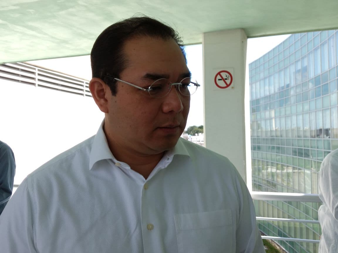 Falso que vaya a renunciar el rector de la Uqroo