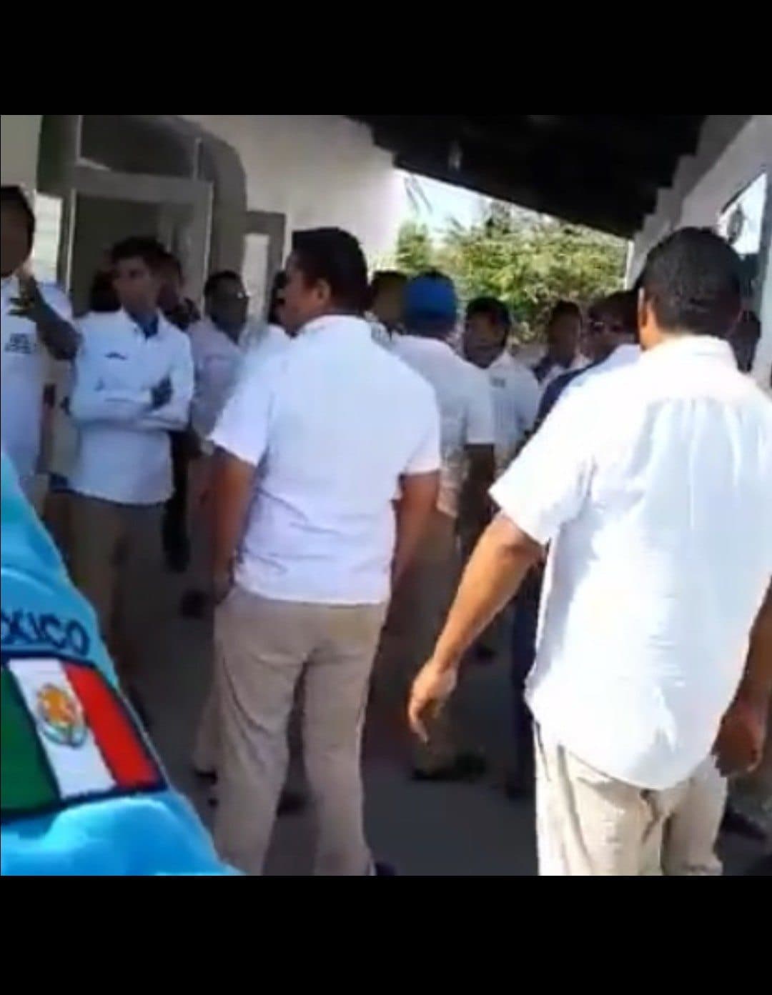 Taxistas se manifiestan en muelle de Mahahual