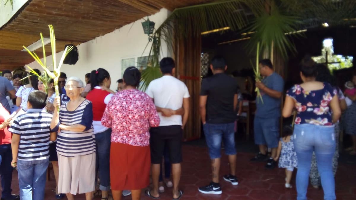 Viven fervor y pasión en el "Domingo de Ramos"