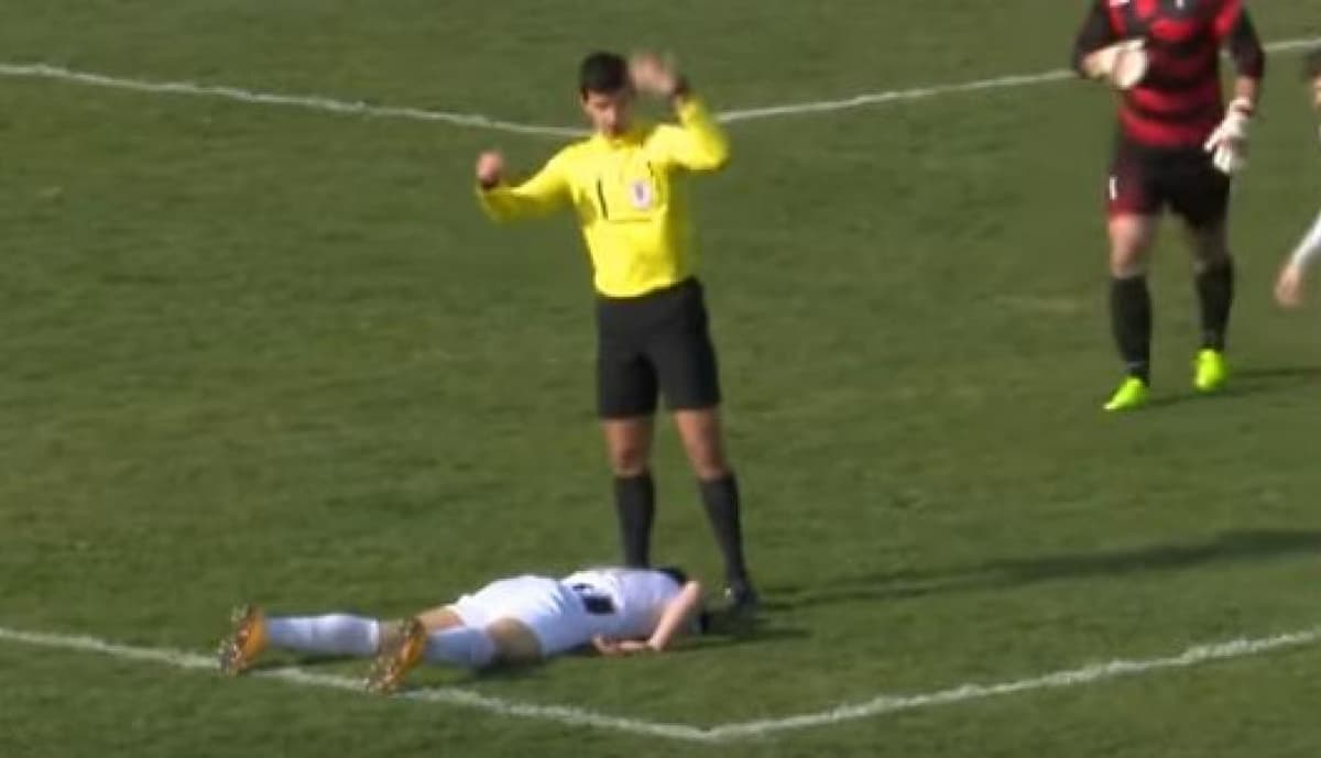 Por balonazo en el pecho muere futbolista croata