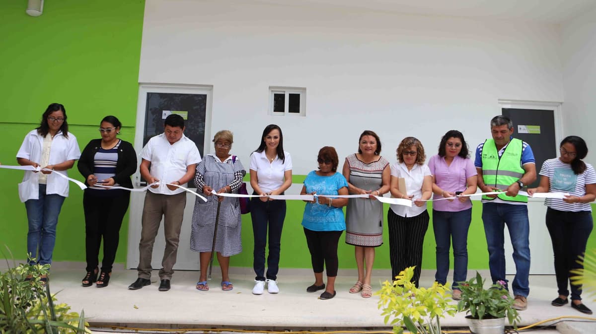 Inaugura Laura Fernández ampliación del dispensario médico de  Puerto Morelos