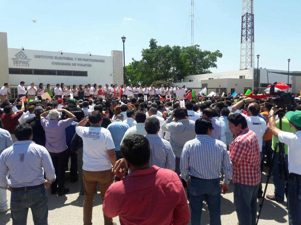 Por la continuidad en Yucatán se registra Mauricio Sahui
