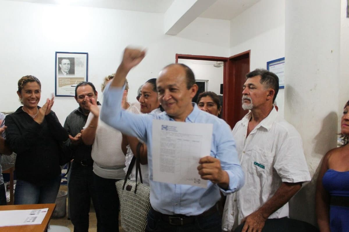 “Doctor Tapia”, suplente por el Distrito 1