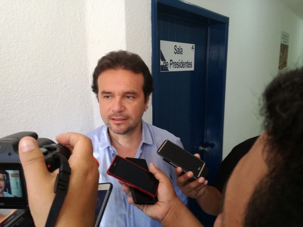 Lamenta Delbouis ausencia de Cozumel en Cumbre Mundial de Cruceros