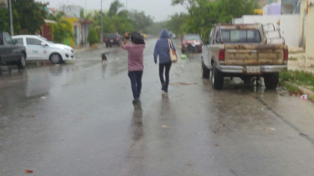 Vaguada trae intensas lluvias a Quintana Roo