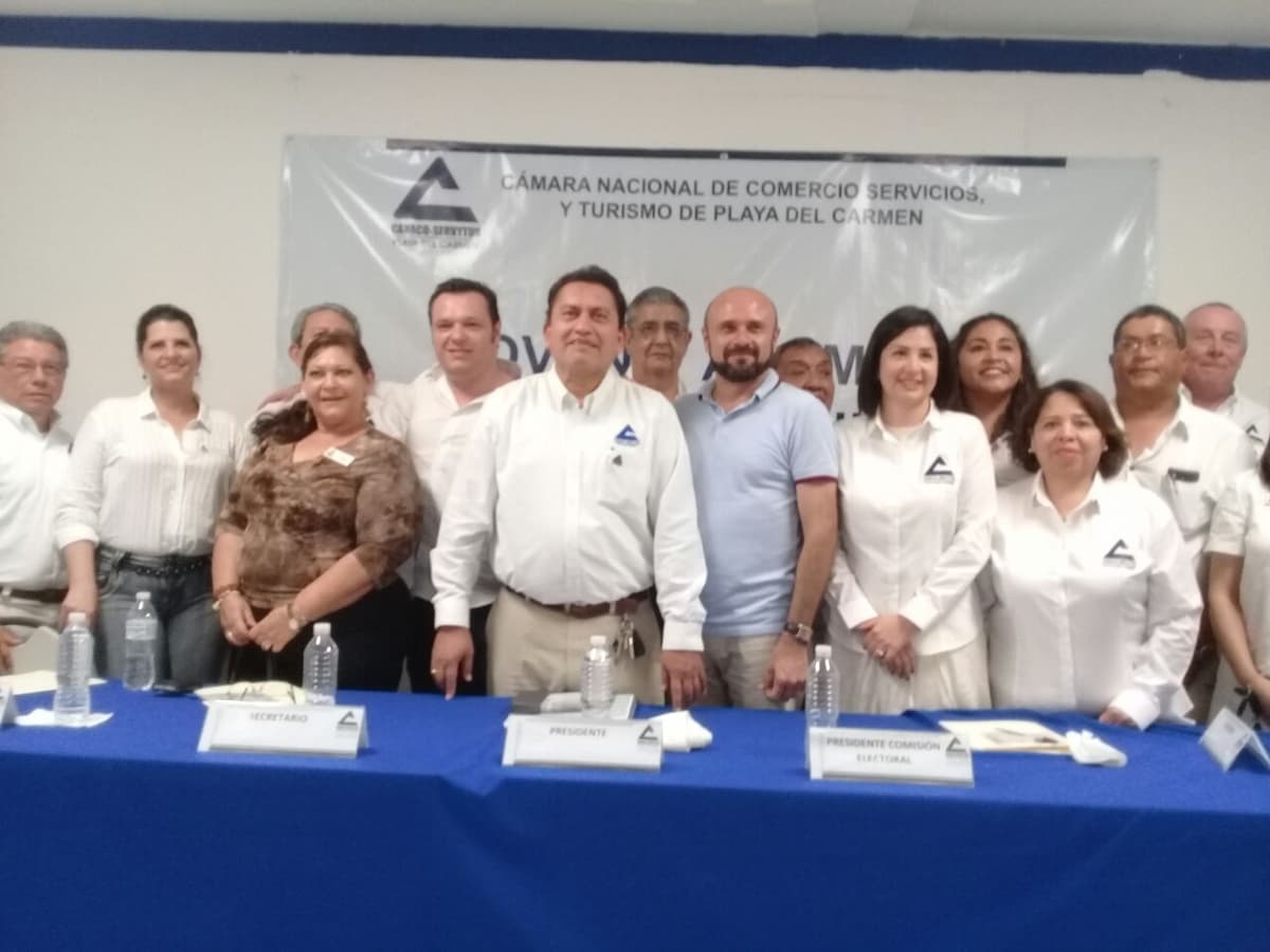 Reconoce CANACO trabajo de José Luis Hernández Barragán y lo mantiene al frente por otro periodo