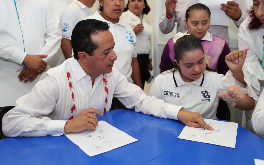 Carlos Joaquín inaugura la ampliación en el CBTIS 214