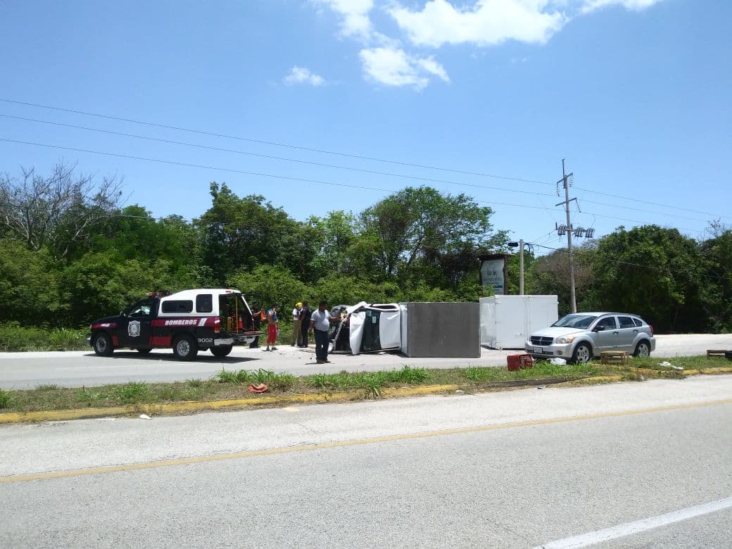 Velocidad provoca volcadura