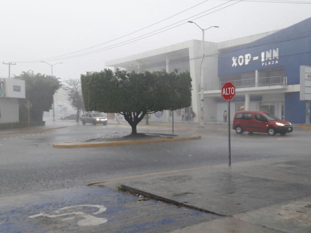 Llueve granizo en Cancún; y es el inicio de futuras tormentas