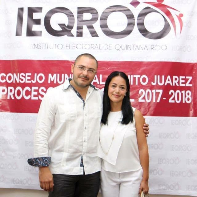 Entregan constancia a Issac Janix