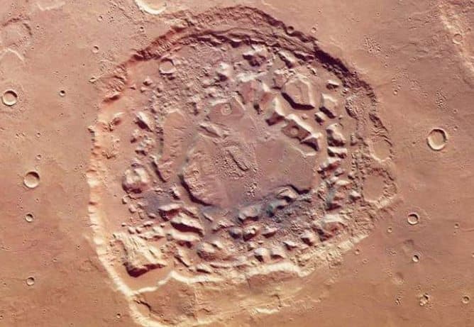 Estudiarán posible existencia de hielo en Marte