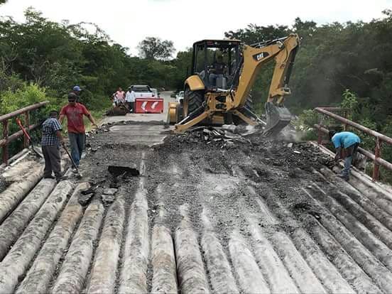 Clausuran puente a Naranjal Poniente