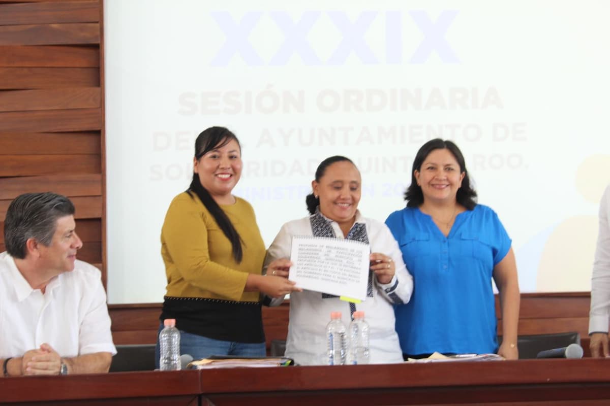 Presentan regidoras del PRD y PAN reglamento de participación ciudadana