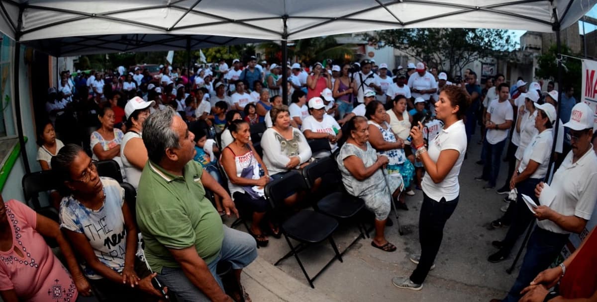 Reitera Leslie Hendricks propuesta de otorgar becas a estudiantes