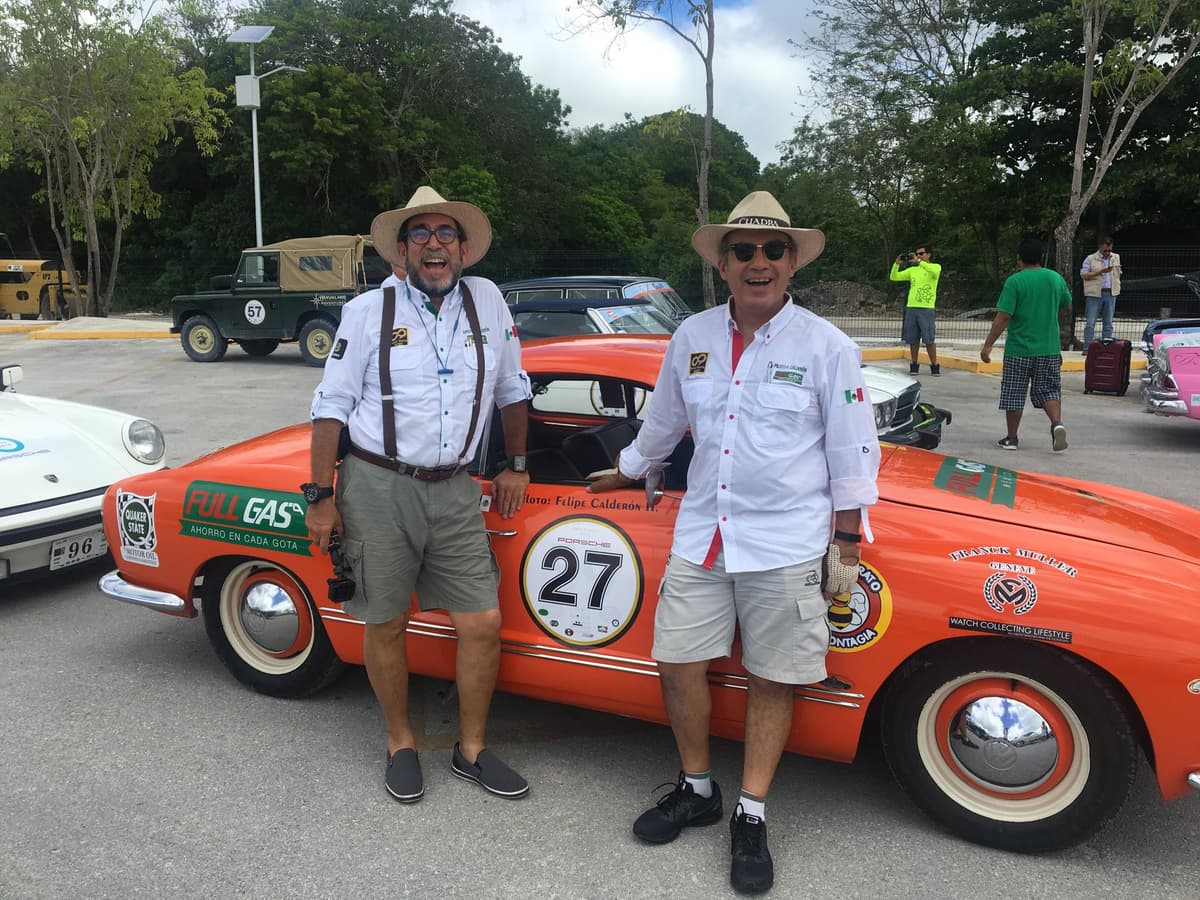 Ex presidente de México presume participar en el Rally Maya