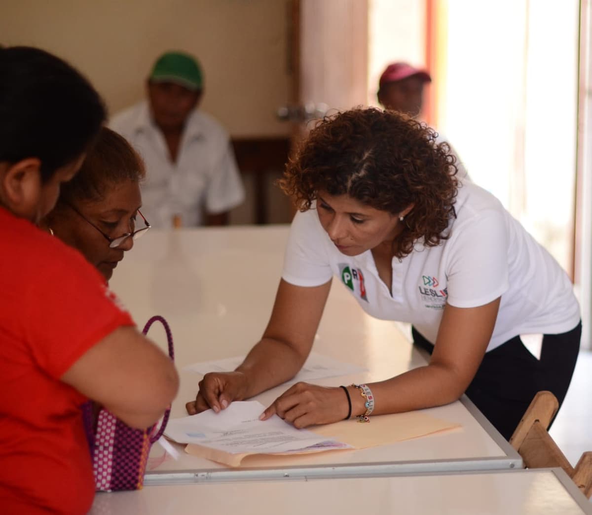 Empoderar a las mujeres, compromiso firme de Leslie Hendricks