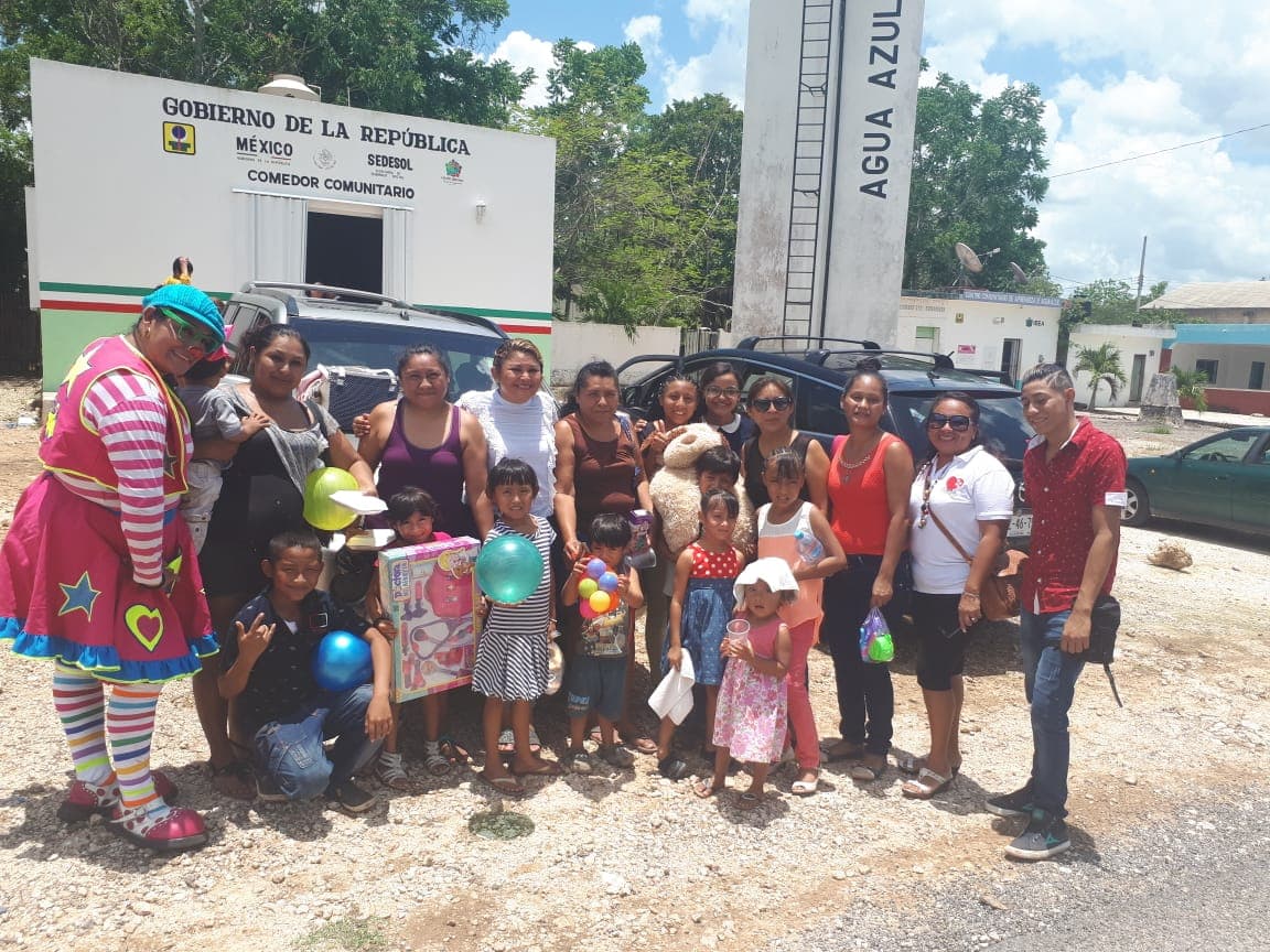 Llevan alegría a Agua Azul, comunidad de la zona maya