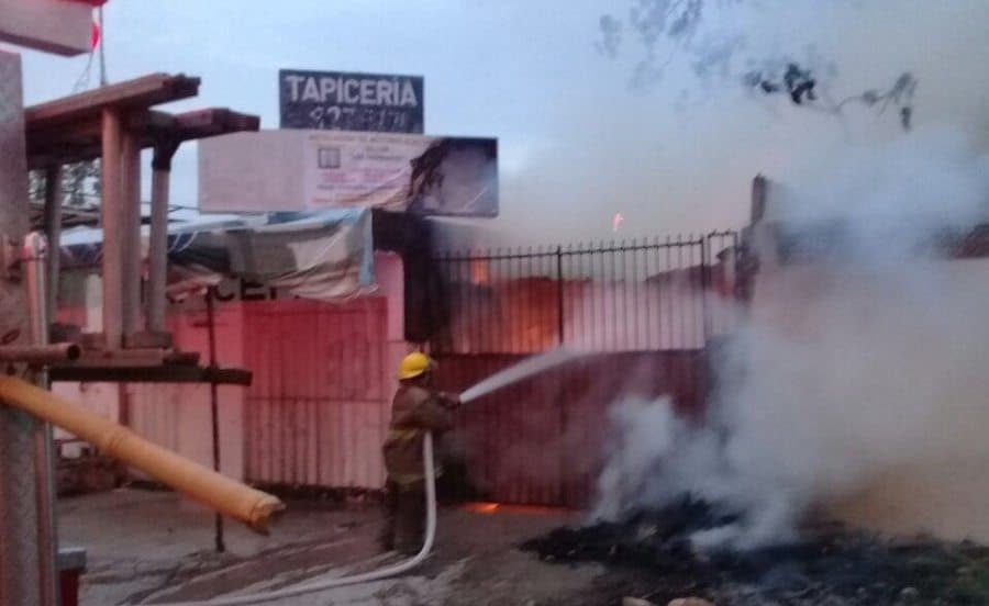 Se incendia tapicería en Yucatán