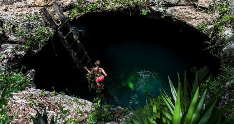 El cenote donde se unen el agua dulce y salada