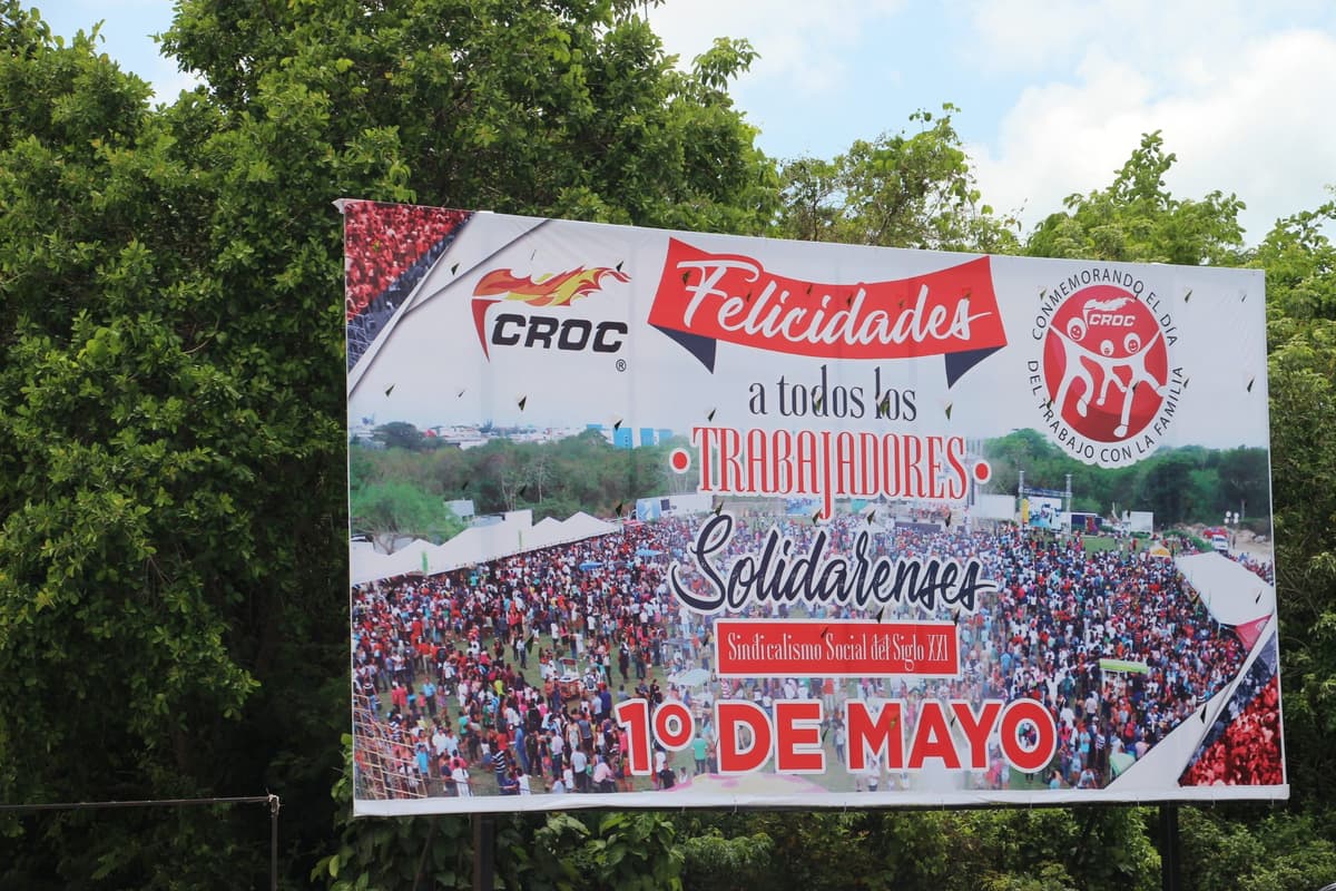 Derrocha CROC cuotas sindicales en anuncios espectaculares